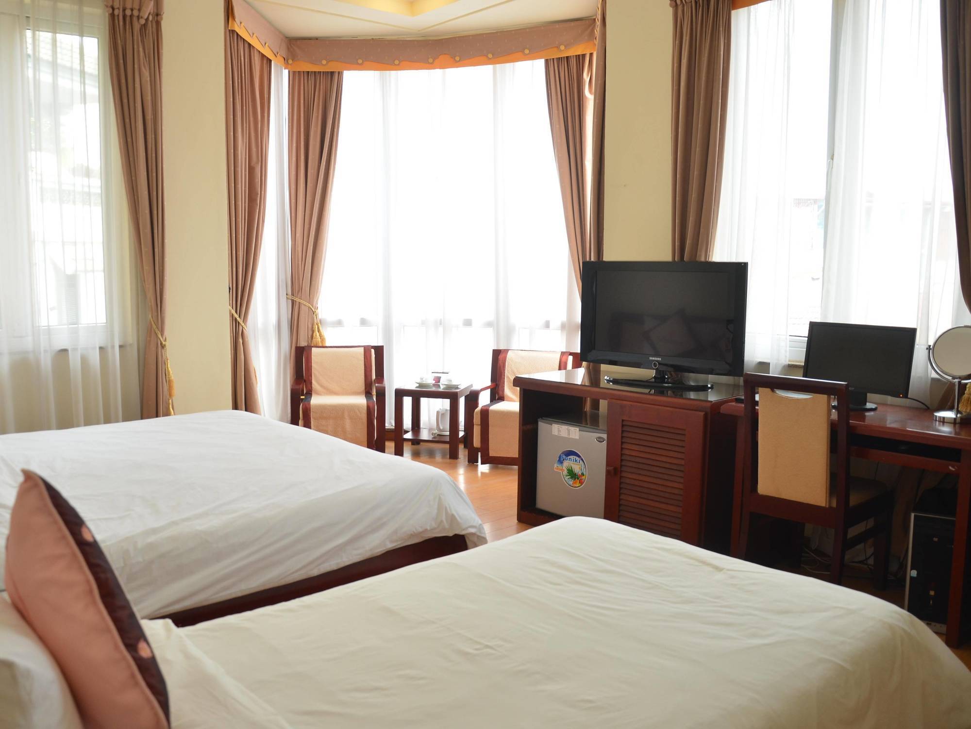 Camellia 4 Hotel Hanoi Buitenkant foto